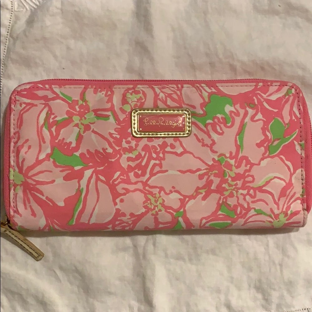 Lilly Pulitzer GWP travel wallet
